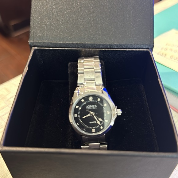 Brand new inbox, Jones, New York Anna Watch. - Picture 3 of 3